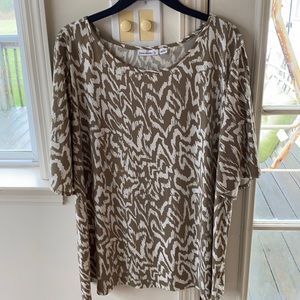 Susan Graver Split Shoulder printed blouse.
